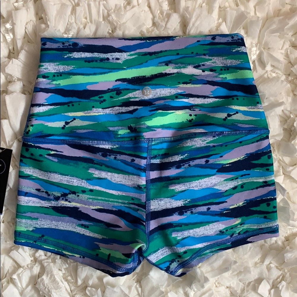 🆕LULULEMON SZ 4 BOOGIE SHORT ROLL-DOWN BNWT - Picture 2 of 9